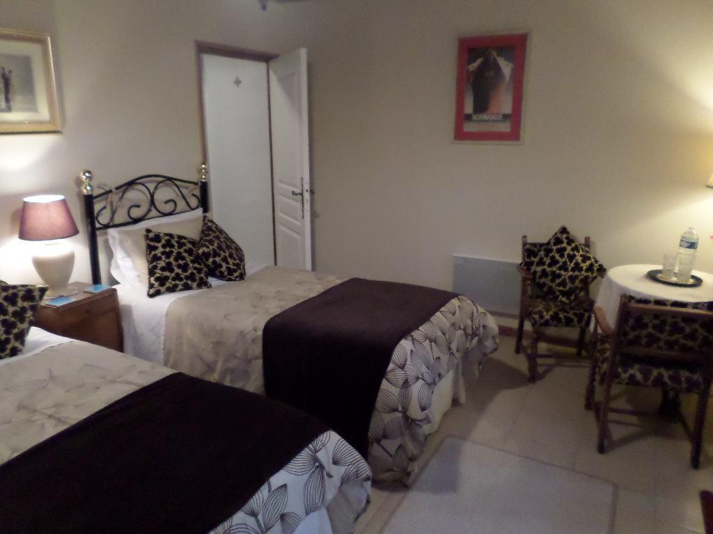 La Chevallerie B&B Isigny-le-Buat Luaran gambar