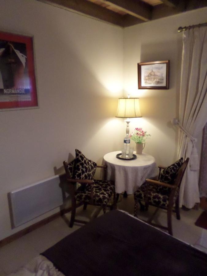 La Chevallerie B&B Isigny-le-Buat Luaran gambar